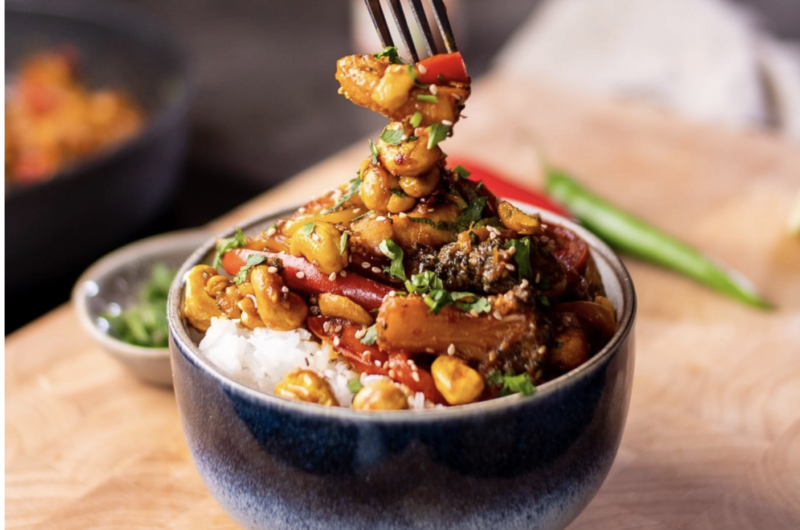 Hähnchen Thai-Art mit knusprigem Cashew-Topping