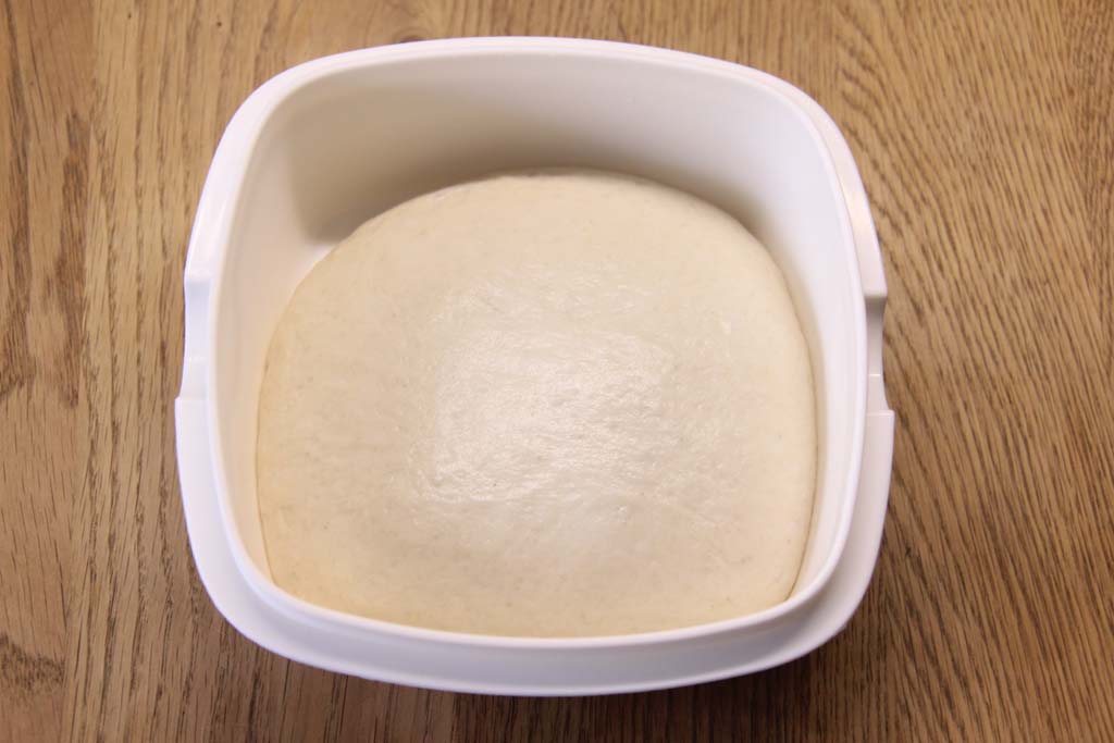 pizzateig-nach-dem-gehen