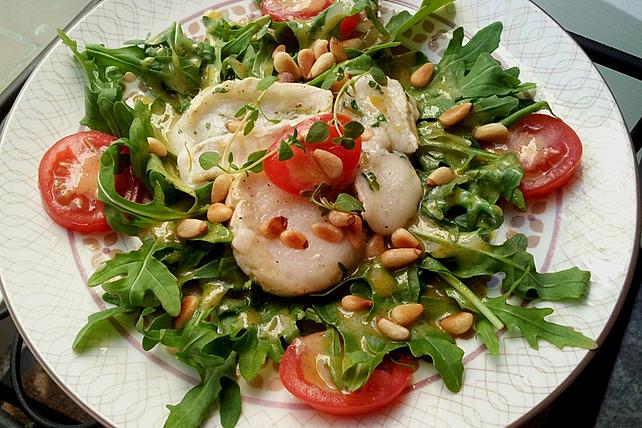 Rucola-Salat mit gratiniertem Ziegenkäse