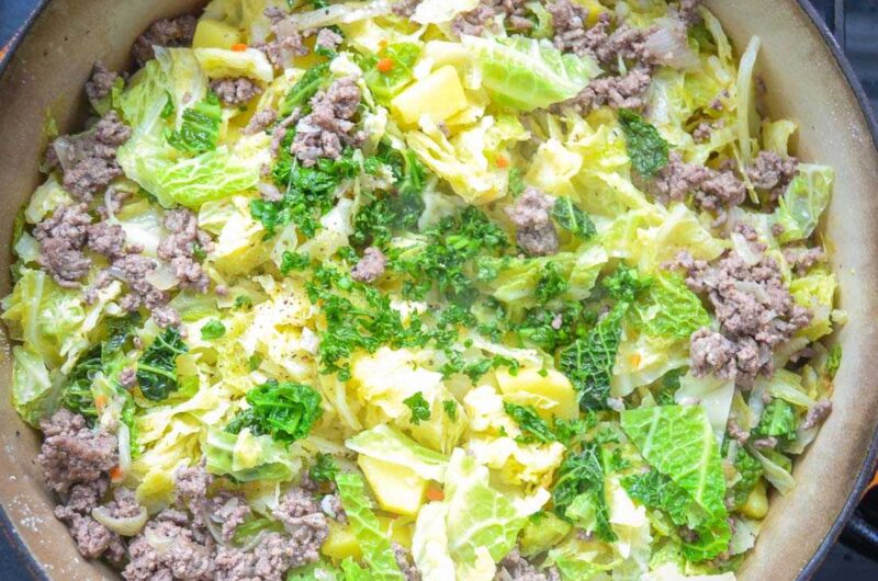 Wirsing-Eintopf mit Kartoffeln & Hackfleisch