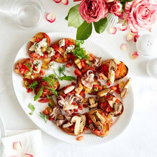 Crostini mit Sepia und Steinpilzen