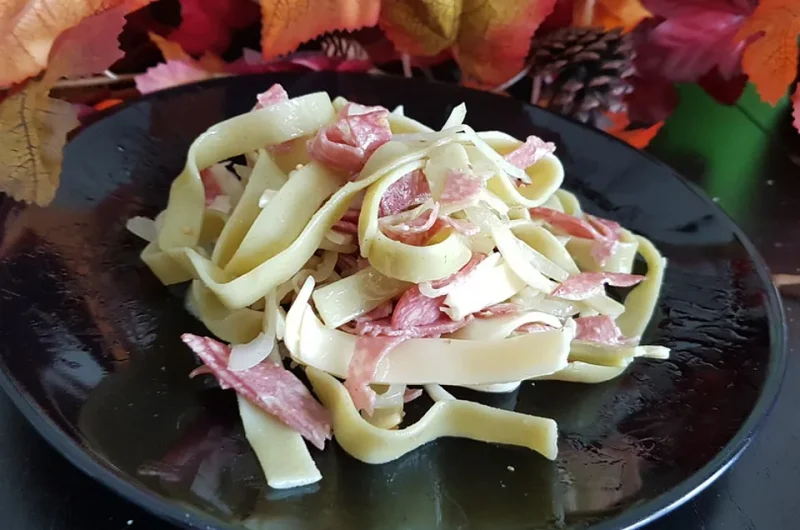 Käse-Salami Salat